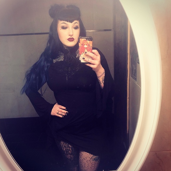 Meet your Posher, Jeanette - Picture 1 of 5